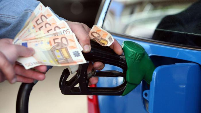 «Γιατί πληρώνουμε τόσο ακριβά τη βενζίνη?» 